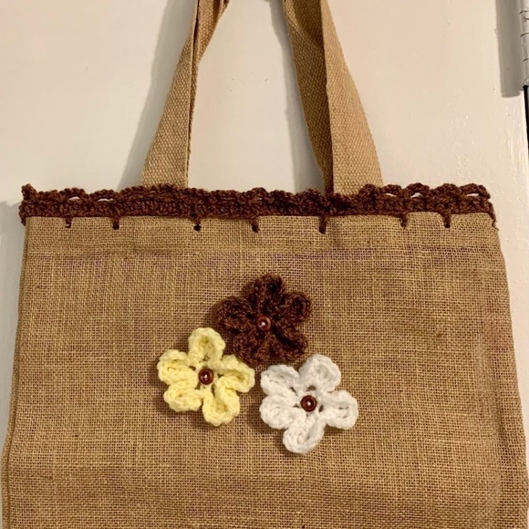 Hand Crafted Burlap straw top handle wicker Tote Bag  with Crochet Flower Detail - Picture 8 of 13
